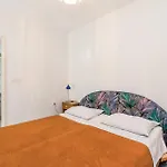 Damir With Sea View Apartamento