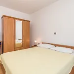 Apartamento Damir With Sea View Brseč