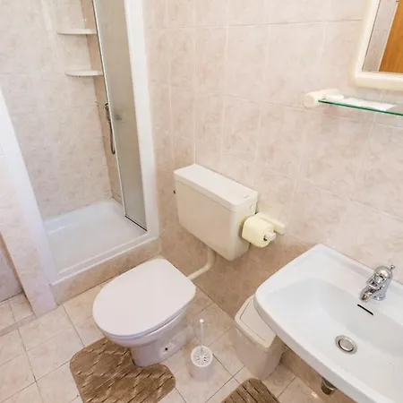 Damir With Sea View Apartamento