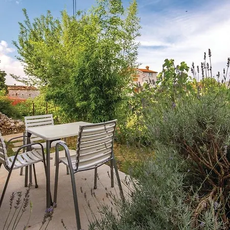 Damir With Sea View Apartmán