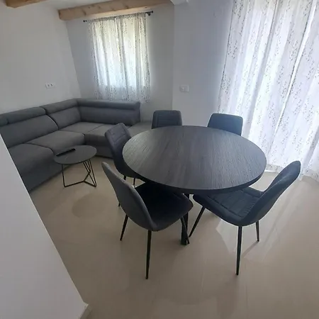 Lägenhet Damir With Sea View *